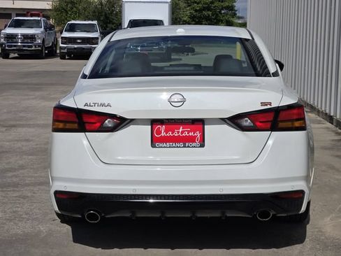 Used 2025 Nissan Altima 2.5 SR w/ SR Premium Package FWD image 10