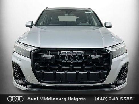 Certified 2025 Audi Q7 2.0T Premium w/ Convenience Plus Package image 2