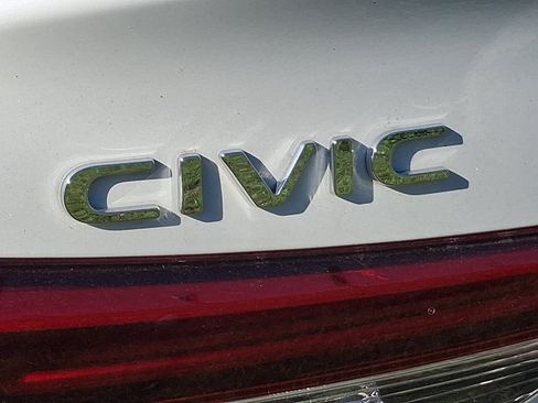 Used 2023 Honda Civic Sport image 4