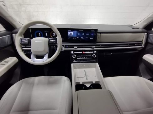 Used 2025 Hyundai Santa Fe SE image 40