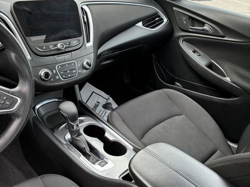 Used 2024 Chevrolet Malibu LT image 6
