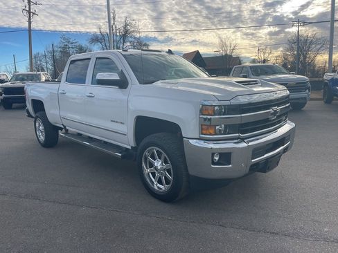 Used 2018 Chevrolet Silverado 2500 LTZ w/ Duramax Plus Package image 7