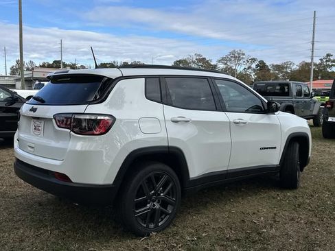 New 2026 Jeep Compass Latitude AWD/4WD image 12