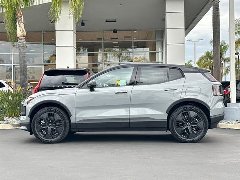 New 2026 Volvo EX30 Cross Country Ultra image 2