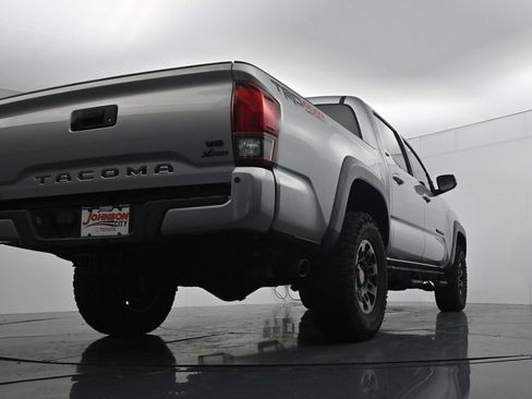 Used 2019 Toyota Tacoma TRD Off-Road AWD/4WD image 36