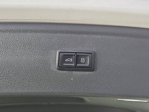 Used 2018 Audi Q5 2.0T Premium Plus w/ Premium Plus Package image 16