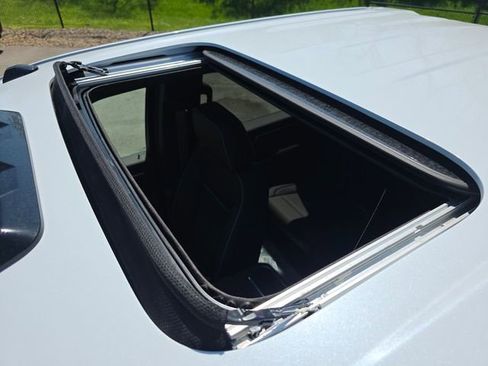 New 2026 GMC Sierra 3500 Denali w/ Denali Reserve Package AWD/4WD image 4