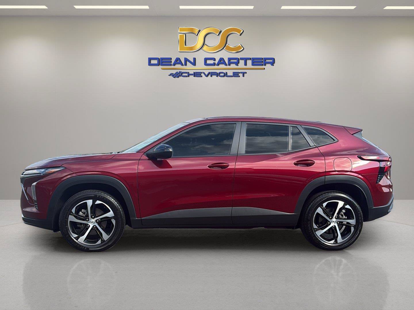 Used 2025 Chevrolet Trax RS FWD image 2