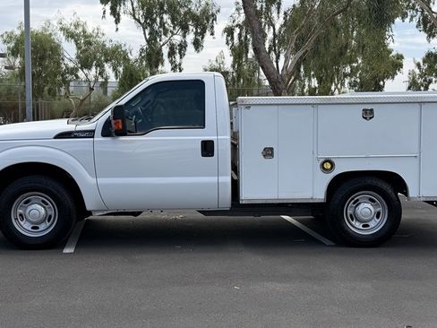 Used 2016 Ford F250 XL w/ Power Equipment Group RWD image 2