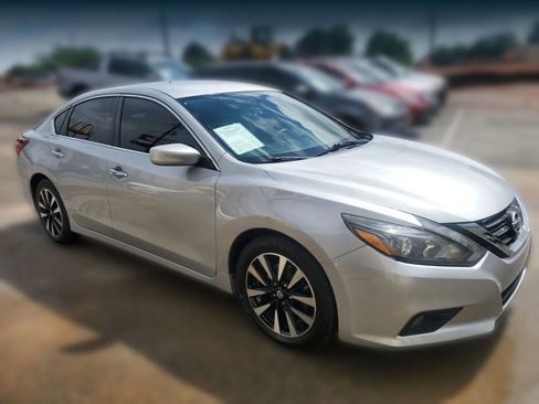 Used 2018 Nissan Altima 2.5 SV FWD image 15