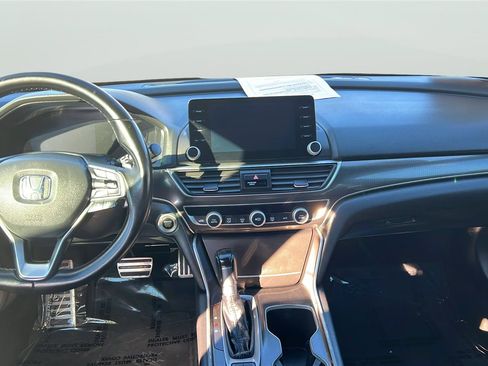 Used 2018 Honda Accord Sport image 9