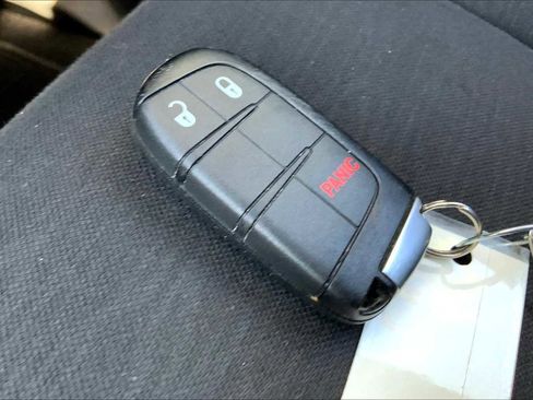 Used 2024 Dodge Durango SXT w/ 3rd Row Seating Group image 26