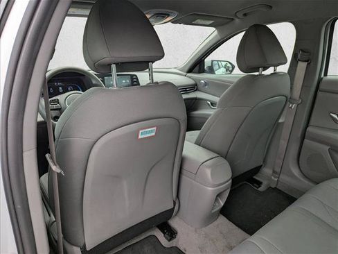 Certified 2026 Hyundai Elantra SE w/ Cargo Package FWD image 23