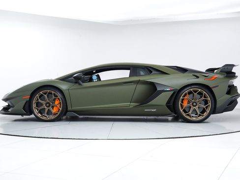 Used 2020 Lamborghini Aventador SVJ image 3