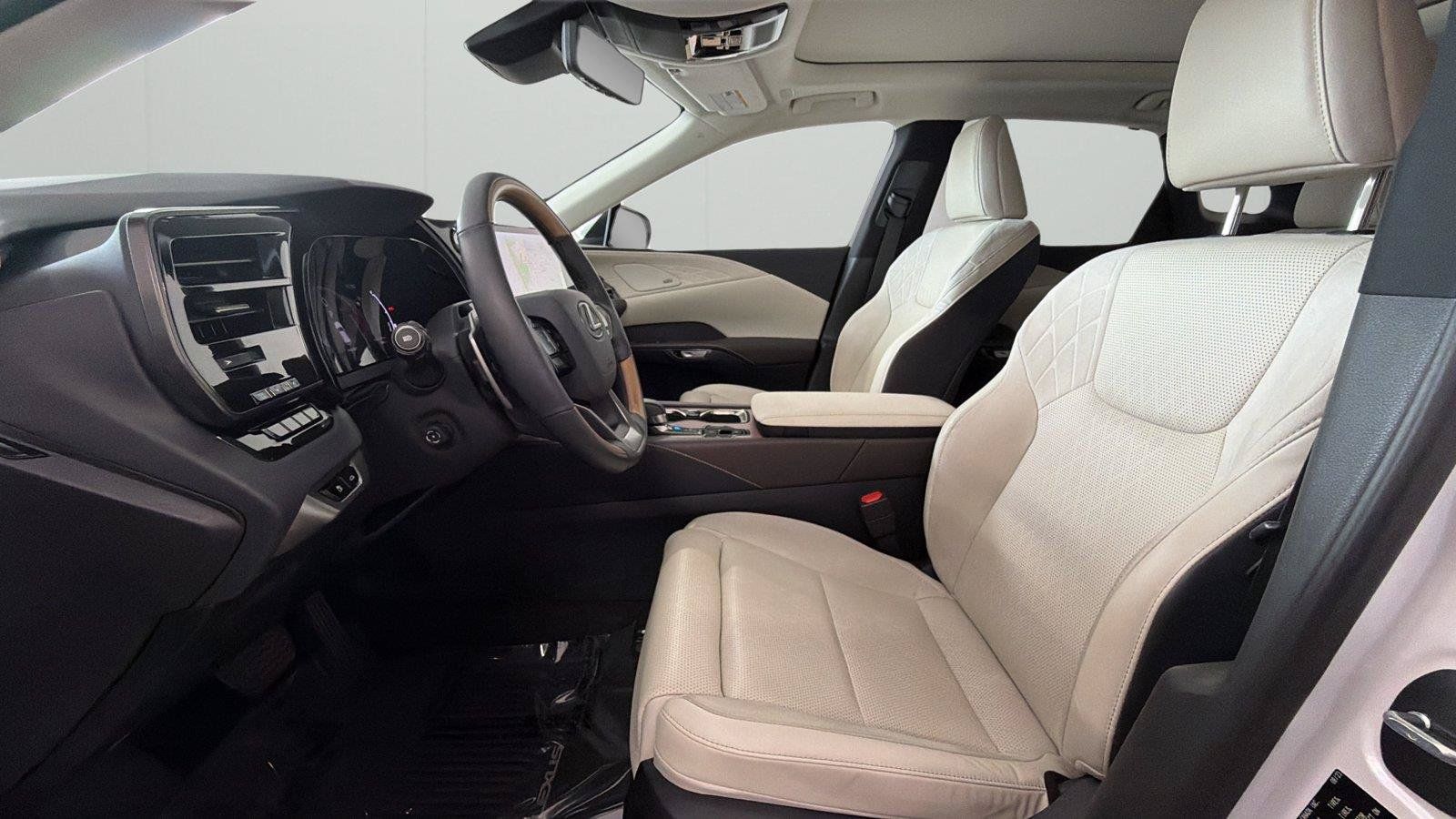 Used 2023 Lexus RX 350 FWD w/ Cold Area Package image 10