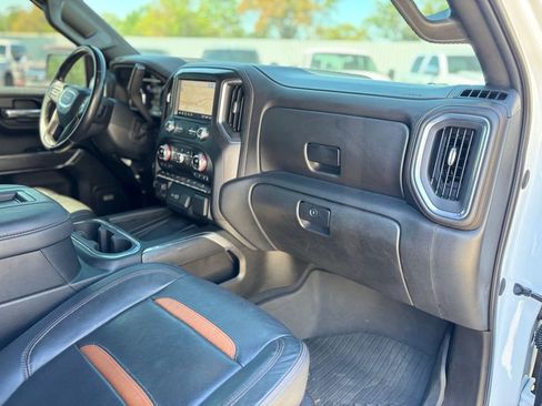 Used 2021 GMC Sierra 1500 AT4 w/ AT4 Premium Package image 12