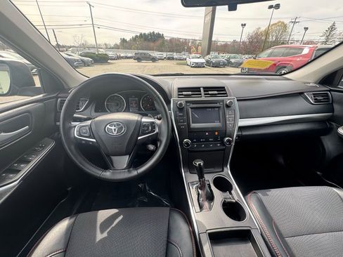 Used 2017 Toyota Camry SE FWD image 13