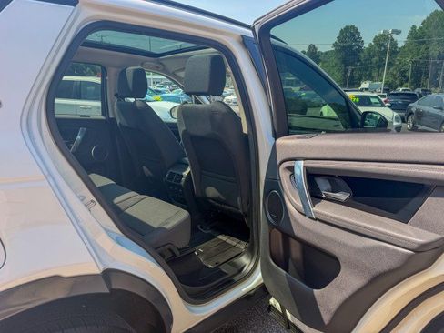 Used 2020 Land Rover Discovery Sport AWD/4WD image 16