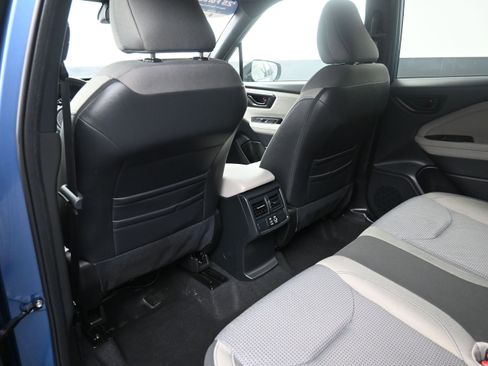 Used 2025 Subaru Forester Premium AWD/4WD image 19
