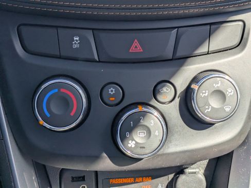 Used 2018 Chevrolet Trax LS image 23