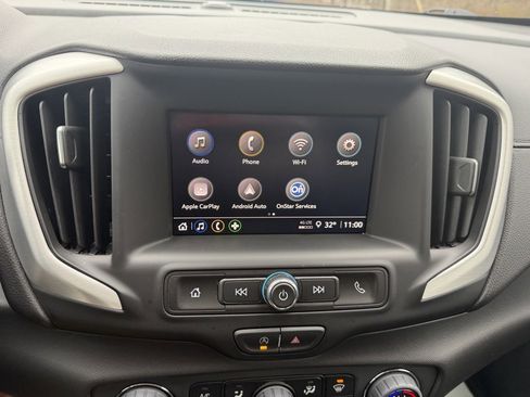 Used 2024 GMC Terrain SLE w/ Driver Convenience Package image 24