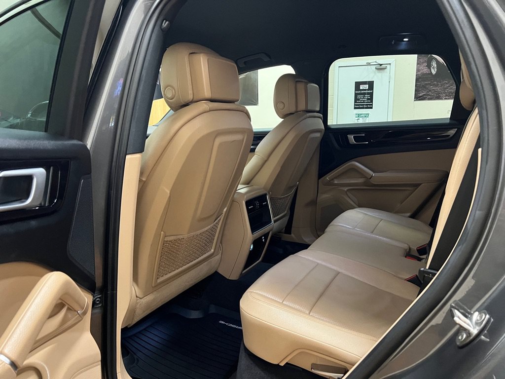 Used 2020 Porsche Cayenne AWD/4WD image 19