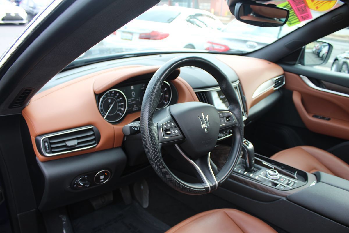 Used 2021 Maserati Levante AWD/4WD image 21