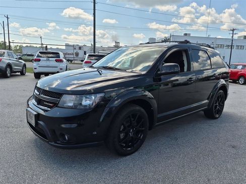 Used 2019 Dodge Journey SE w/ Connectivity Group FWD image 7