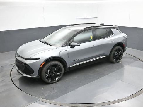 New 2026 Chevrolet Equinox EV RS image 18