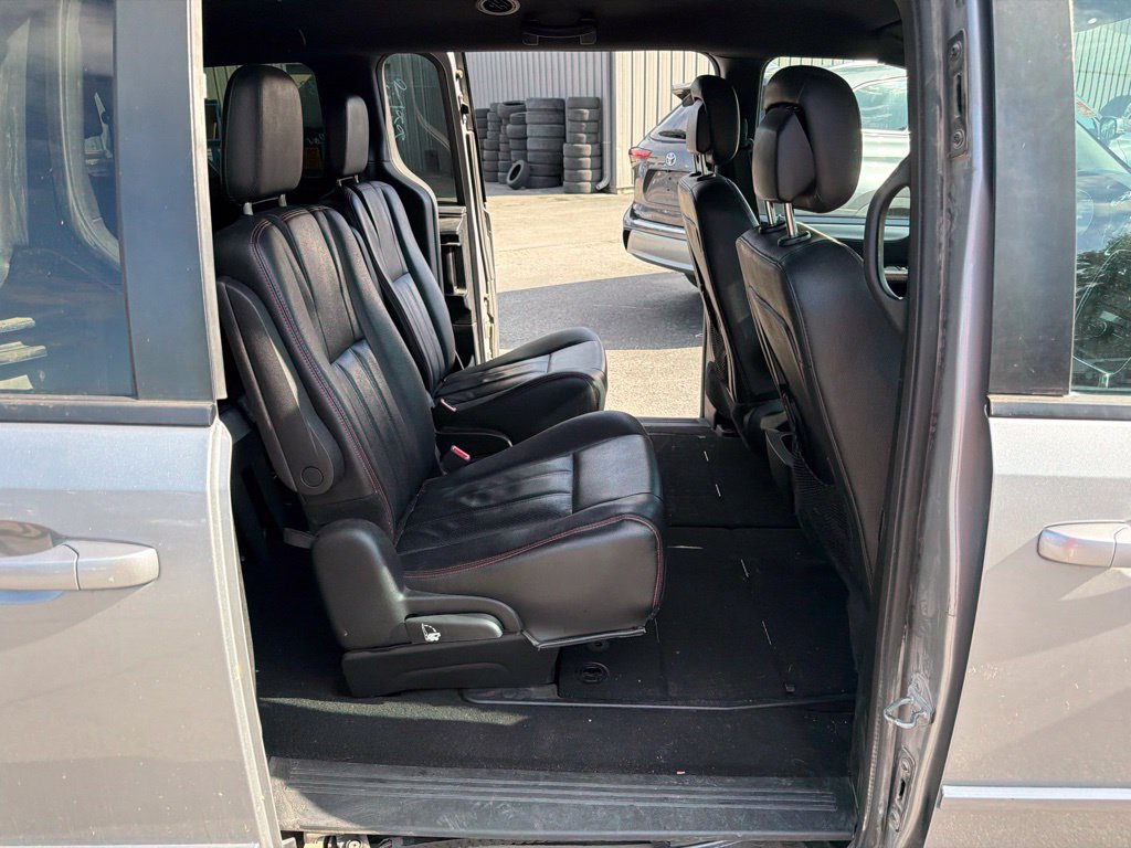 Used 2017 Dodge Grand Caravan GT FWD image 18