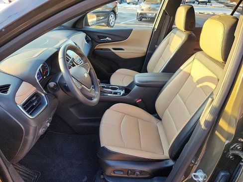 Used 2023 Chevrolet Equinox Premier image 15