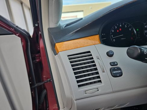 Used 2006 Toyota Avalon XLS image 29