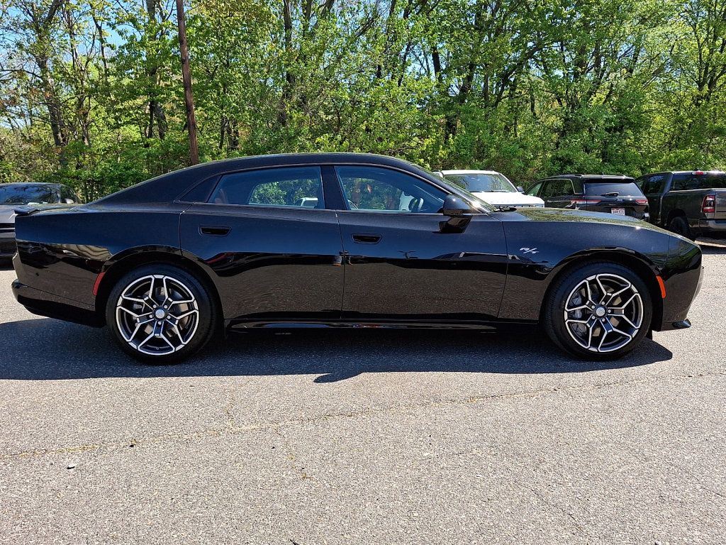New 2026 Dodge Charger R/T AWD/4WD image 4