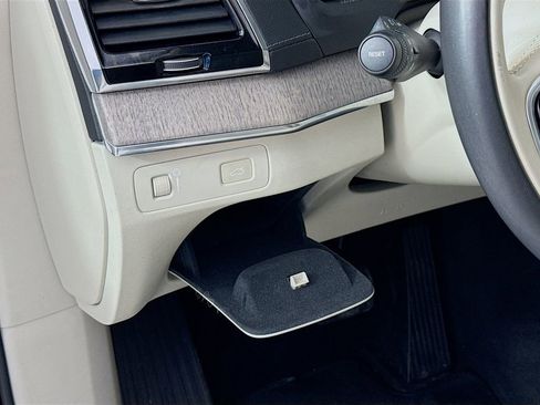 Used 2021 Volvo XC90 T6 Inscription w/ Advanced Package image 10