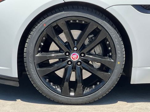 Used 2020 Jaguar F-TYPE Convertible RWD image 16