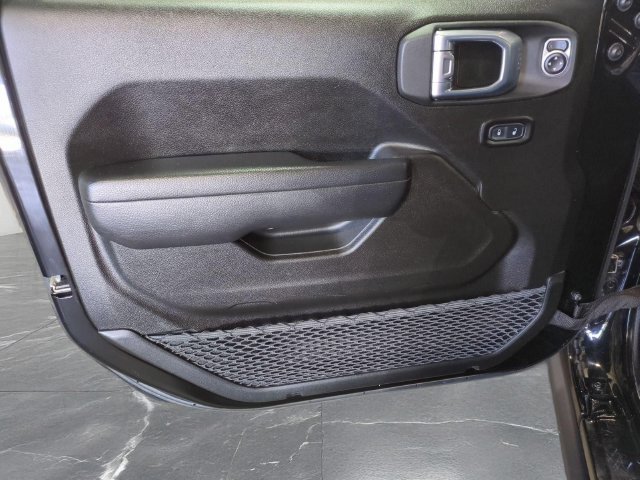 Used 2026 Jeep Gladiator Mojave AWD/4WD image 11