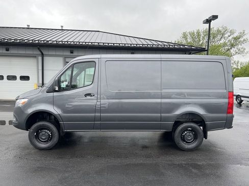 New 2025 Mercedes-Benz Sprinter 2500 image 3