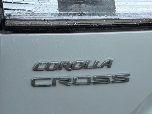 Used 2024 Toyota Corolla Cross LE AWD/4WD image 11