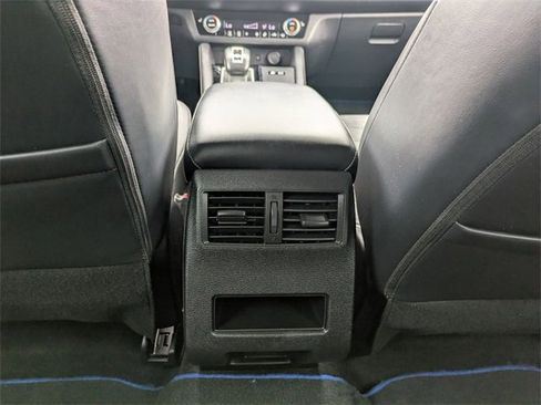 Used 2023 Mitsubishi Outlander SE image 31