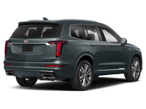 Used 2022 Cadillac XT6 Premium Luxury w/ Technology Package image 2