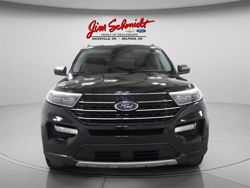 Used 2023 Ford Explorer XLT w/ Equipment Group 202A image 3