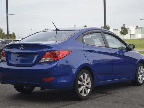 Used 2014 Hyundai Accent GLS w/ Option Group 2 FWD image 3