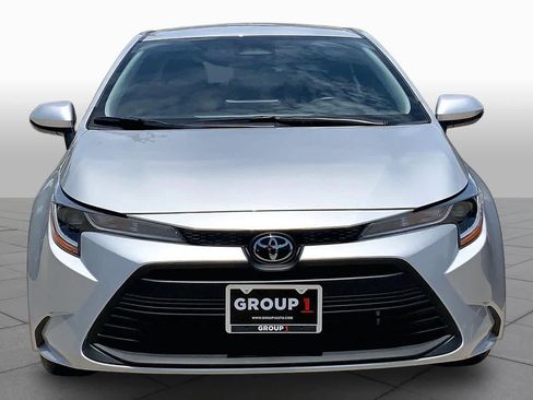 Used 2025 Toyota Corolla LE FWD image 4