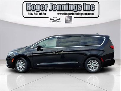 Used 2024 Chrysler Pacifica Touring-L