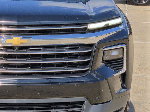Used 2024 Chevrolet Traverse LT FWD image 4