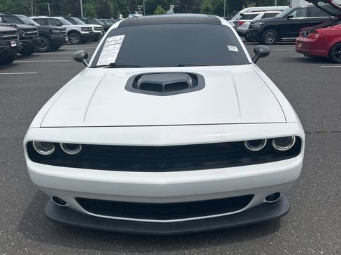 Used 2017 Dodge Challenger R/T Scat Pack RWD image 2
