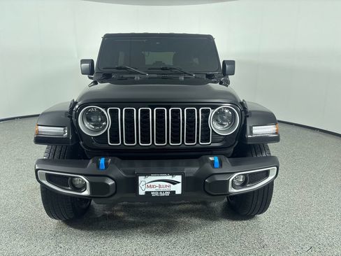 Used 2024 Jeep Wrangler Unlimited Sahara w/ Dual Top Group AWD/4WD image 19