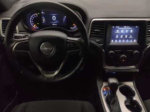 Used 2019 Jeep Grand Cherokee Laredo image 22