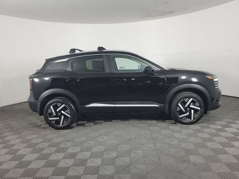New 2026 Nissan Kicks SV w/ Cold Weather Package FWD image 9
