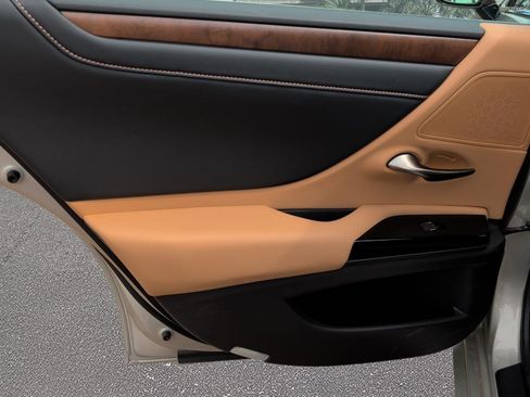 Certified 2025 Lexus ES 350 w/ Premium Package FWD image 24